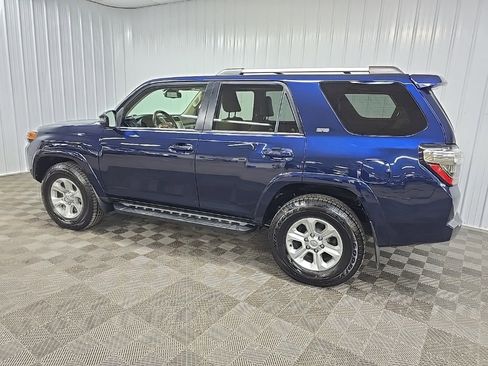 Used 2022 Toyota 4Runner SR5 Premium image 4
