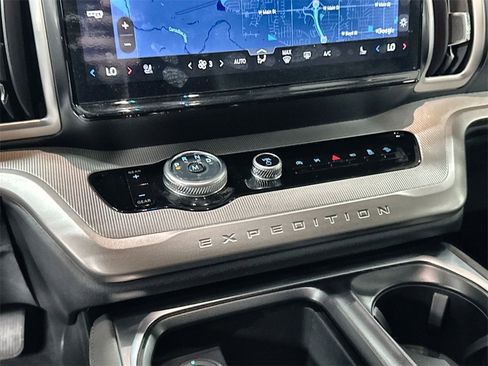 New 2026 Ford Expedition Active image 22