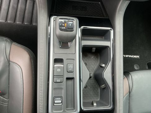 Used 2024 Nissan Pathfinder Platinum w/ Cargo Package image 21