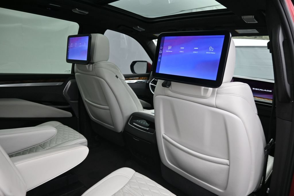 Certified 2025 Cadillac Escalade ESV Sport Platinum w/ LPO, Floor Liner Package AWD/4WD image 41