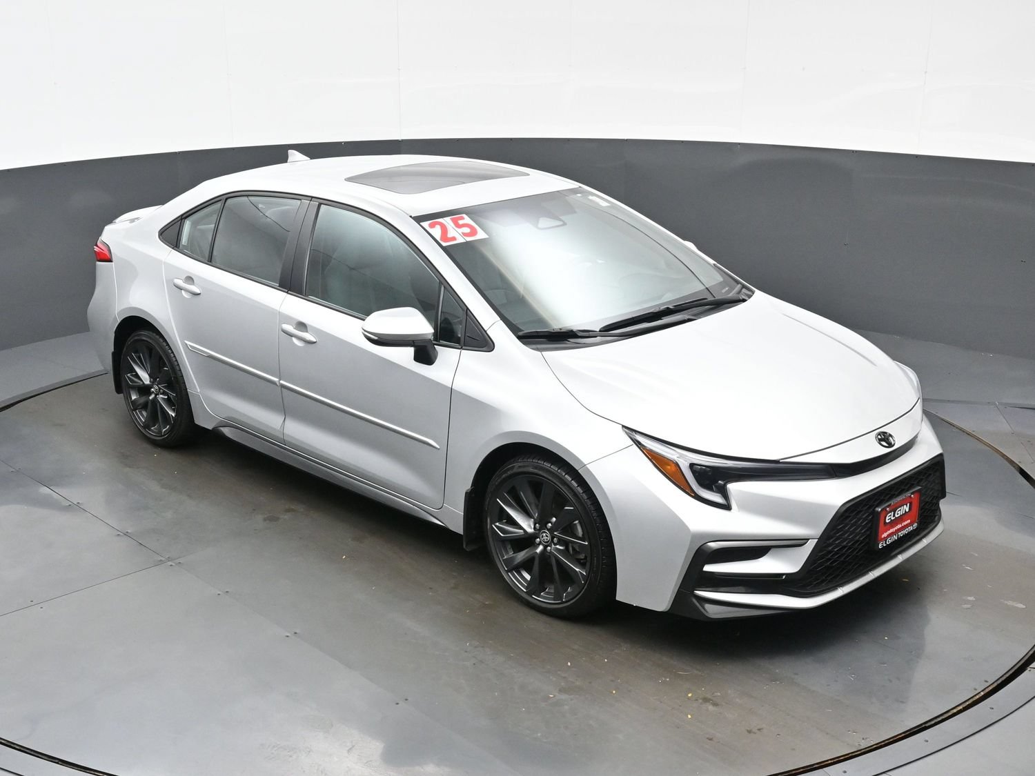 Used 2025 Toyota Corolla SE w/ SE Premium Package FWD image 34