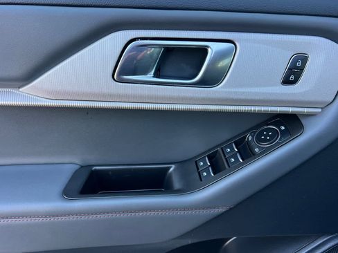 Certified 2025 Ford Explorer Active image 13