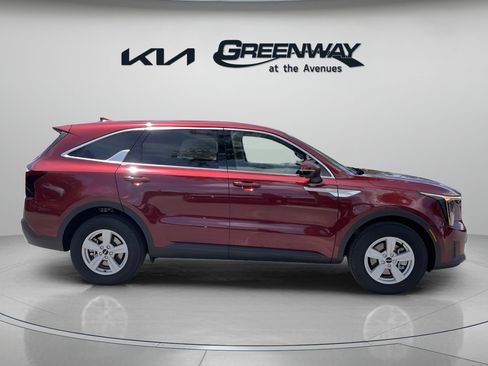 New 2025 Kia Sorento LX image 5