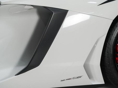 Used 2016 Lamborghini Aventador LP 750-4 Superveloce image 21