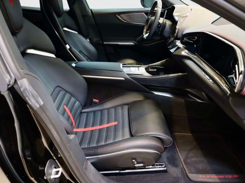 Certified 2025 Ferrari Purosangue AWD/4WD image 18