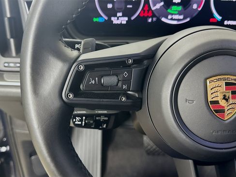 Used 2025 Porsche Cayenne E-Hybrid AWD/4WD image 19