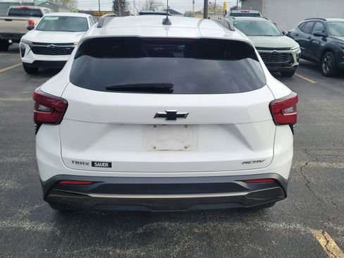 Used 2024 Chevrolet Trax ACTIV image 5