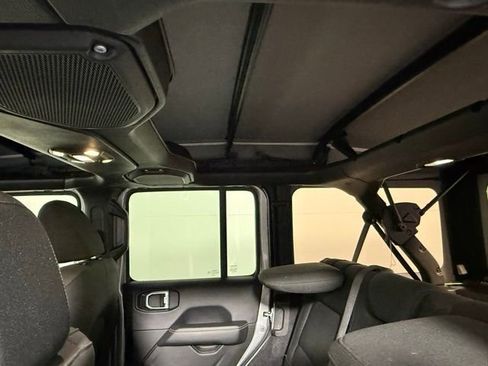 Used 2019 Jeep Wrangler Unlimited Sahara image 47