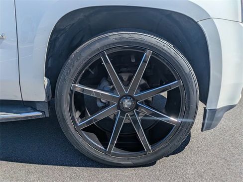 Used 2018 GMC Yukon SLT w/ Open Road Package image 11