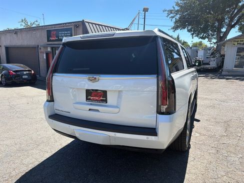 Used 2018 Cadillac Escalade ESV Premium Luxury AWD/4WD image 9