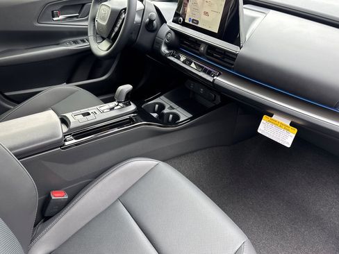 New 2026 Toyota Prius Plug-In Hybrid FWD image 18