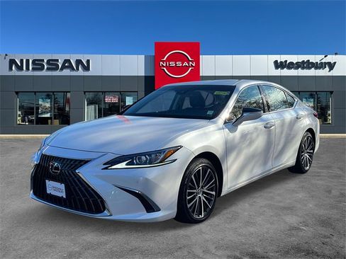 Used 2023 Lexus ES 350 w/ Premium Package image 4