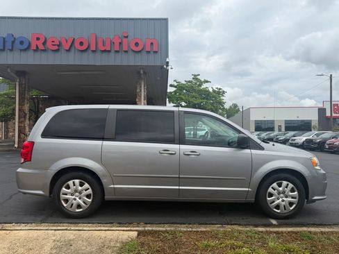 Used 2017 Dodge Grand Caravan SE w/ Power Window Group FWD image 8