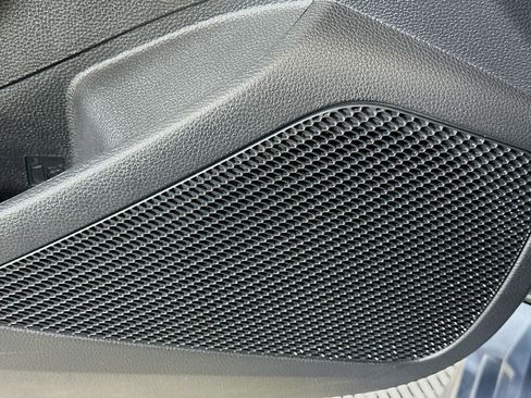 Used 2025 Toyota Corolla SE image 19