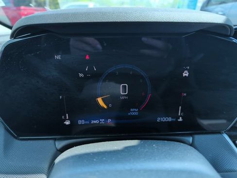 Used 2025 Chevrolet TrailBlazer LT AWD/4WD image 18
