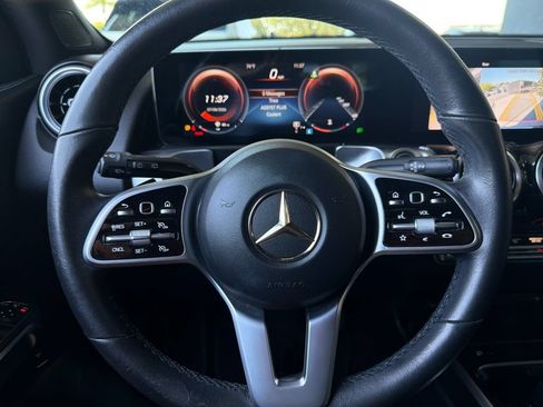 Used 2022 Mercedes-Benz GLB 250 image 23