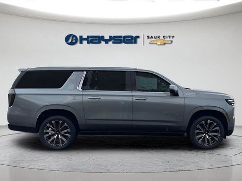 New 2026 Chevrolet Suburban High Country AWD/4WD image 12