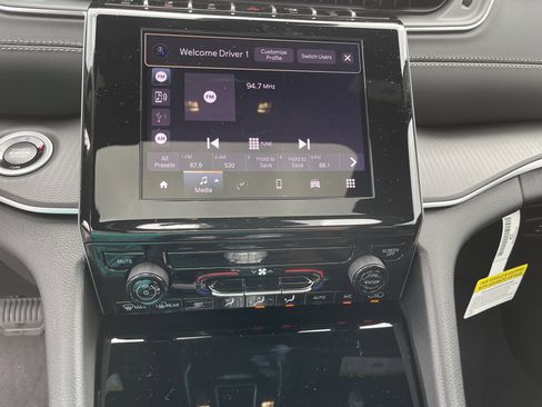 New 2025 Jeep Grand Cherokee Laredo X image 23