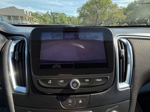 Used 2021 Chevrolet Malibu LT image 27