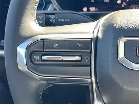 New 2026 GMC Canyon Elevation w/ LPO, Black Badging Package image 13