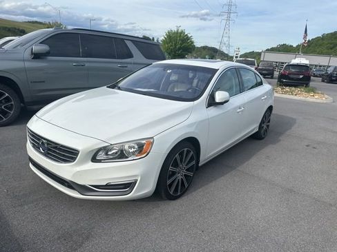 Used 2016 Volvo S60 T5 Premier w/ Climate Package AWD/4WD image 2
