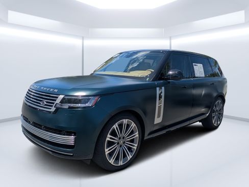 Used 2025 Land Rover Range Rover SV AWD/4WD image 7