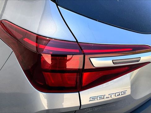 Used 2021 Kia Seltos LX image 27