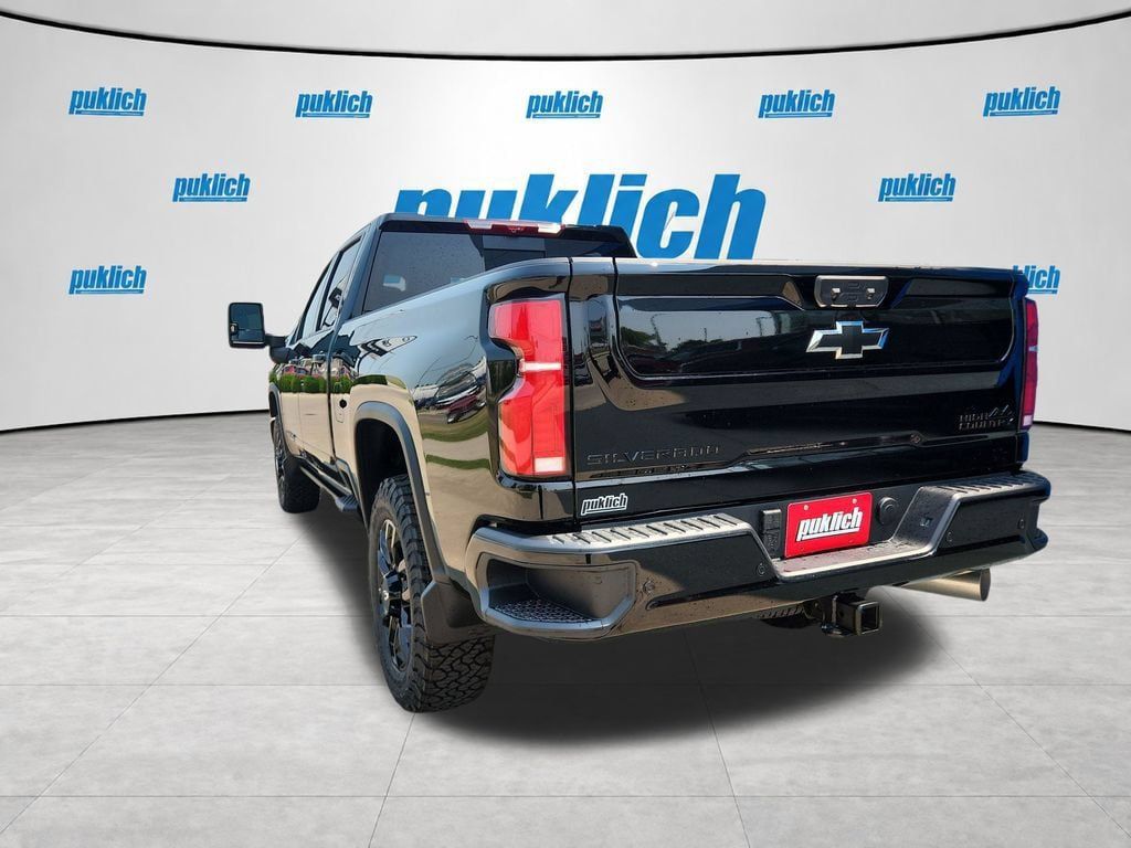 New 2026 Chevrolet Silverado 2500 High Country w/ High Country Premium Package AWD/4WD image 3