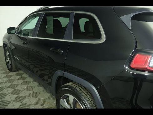 Used 2021 Jeep Cherokee Limited image 18