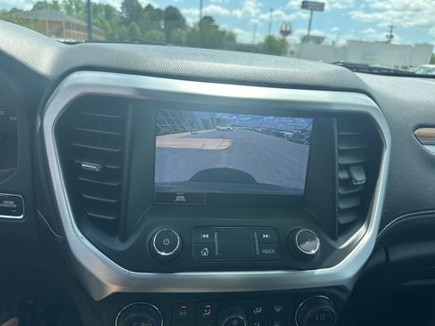 Used 2022 GMC Acadia SLE w/ Driver Convenience Package FWD image 21