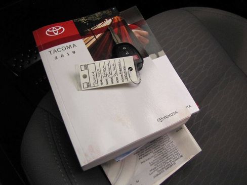 Used 2019 Toyota Tacoma 2WD Double Cab image 45