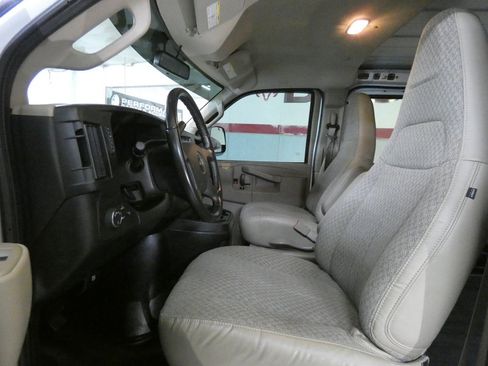 Used 2023 Chevrolet Express 2500 w/ Driver Convenience Package RWD image 10