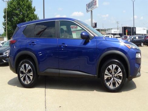 Used 2023 Nissan Rogue SV image 5