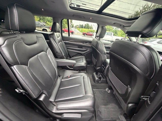 Used 2023 Jeep Grand Cherokee L Limited AWD/4WD image 38