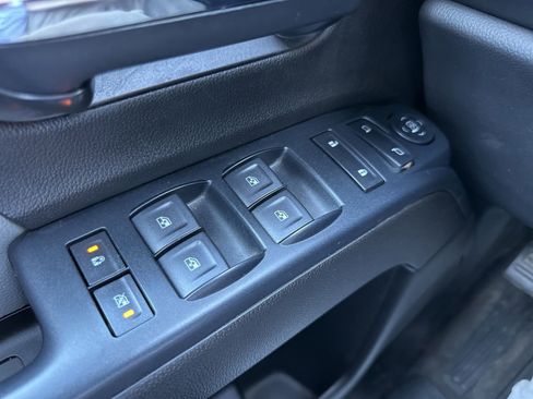 Used 2019 Chevrolet Silverado 1500 Custom w/ Custom Convenience Package AWD/4WD image 26