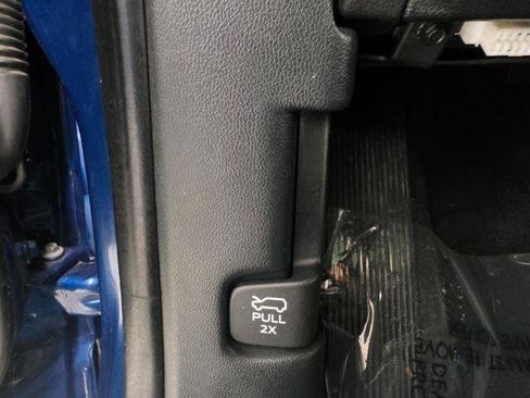 Used 2020 Ford Explorer XLT w/ Equipment Group 202A AWD/4WD image 21