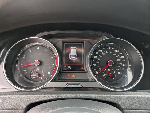 Used 2018 Volkswagen GTI SE w/ SE Leather Package FWD image 32