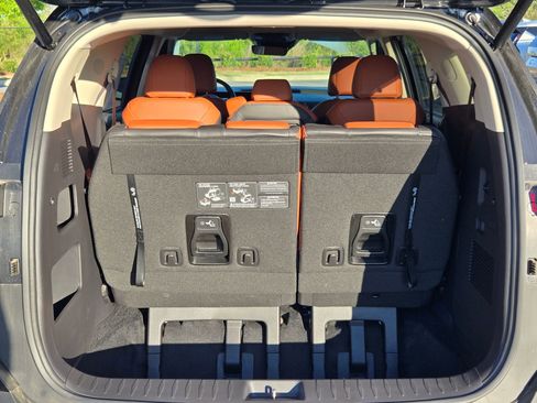 New 2026 Kia Carnival EX image 18