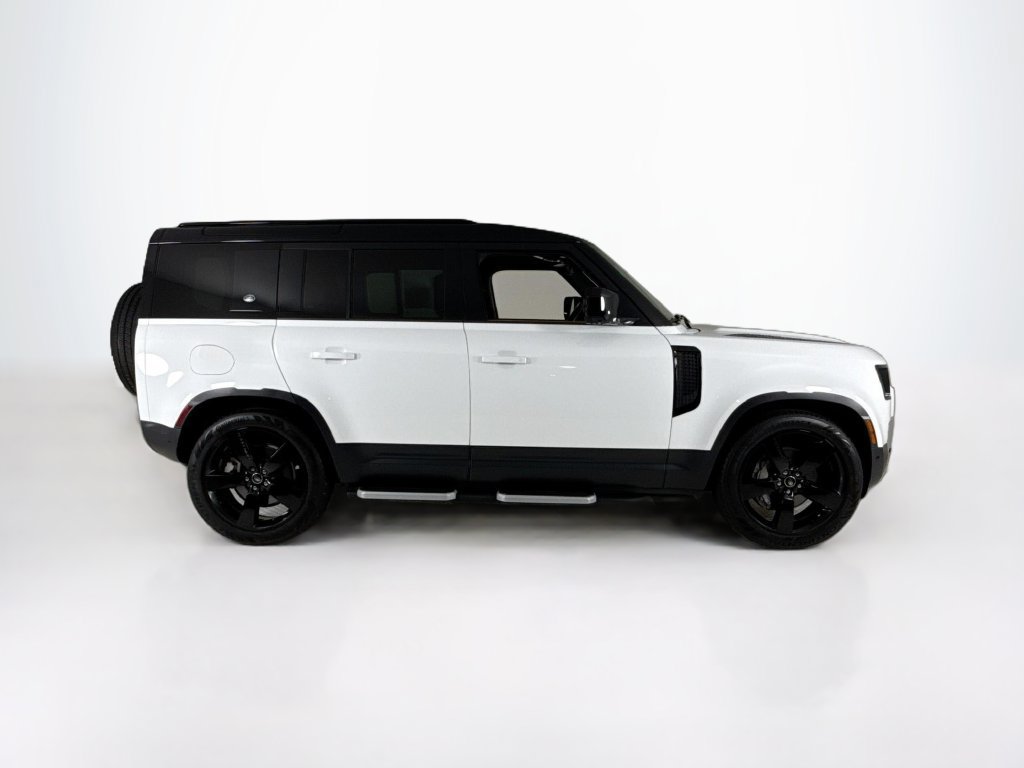 Used 2023 Land Rover Defender 110 SE AWD/4WD image 6