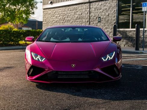 Used 2022 Lamborghini Huracan EVO RWD image 3