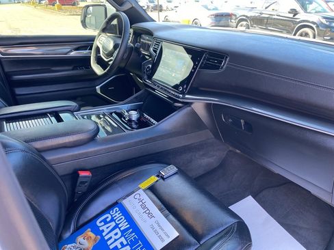 Used 2022 Jeep Wagoneer Series I image 11