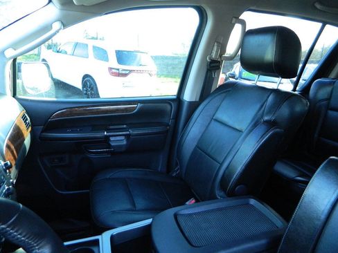 Used 2010 Nissan Armada Titanium image 13