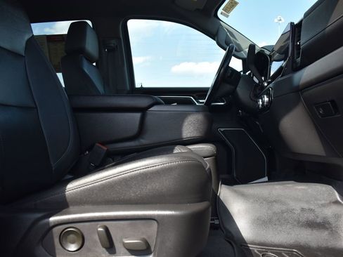 Used 2022 GMC Sierra 1500 SLT w/ X31 Off-Road Package AWD/4WD image 6