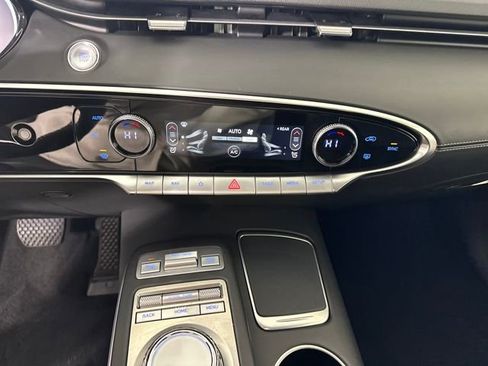 Used 2025 Genesis GV70 2.5T image 24