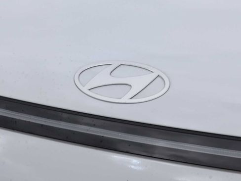 Used 2025 Hyundai Kona SEL FWD image 12