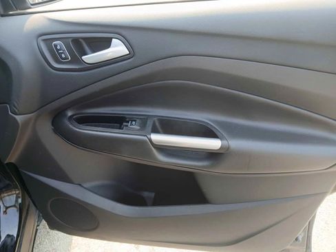Used 2017 Ford Escape SE w/ Equipment Group 201A AWD/4WD image 12