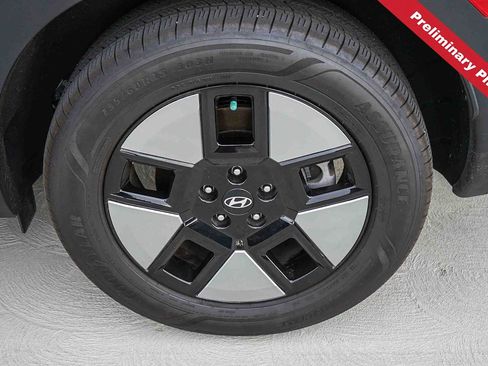 Used 2025 Hyundai Santa Fe SEL FWD image 9