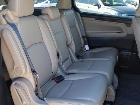 Used 2023 Honda Odyssey EX-L image 18