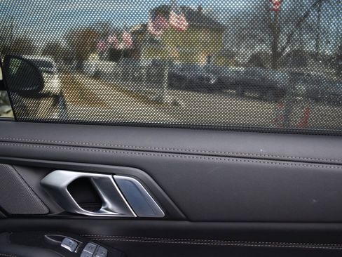 Used 2025 BMW X7 xDrive40i image 27