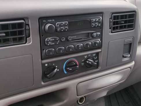 Used 2000 Ford F250 XLT RWD image 26